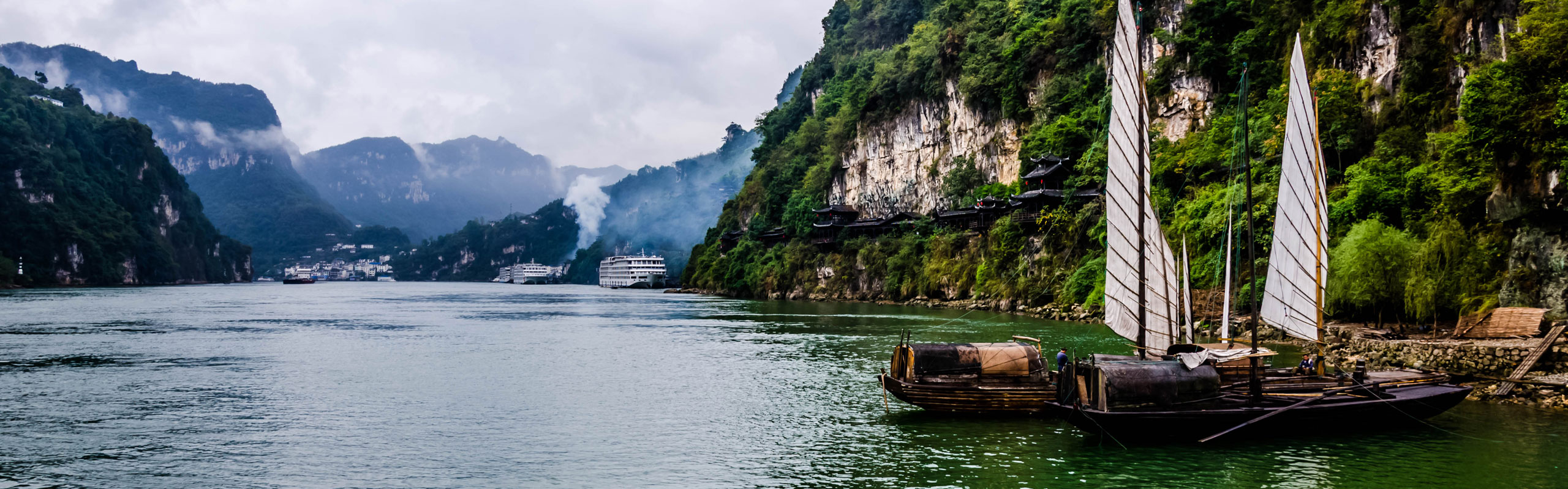 10-Day Essential China and Yangtze River Cruise
